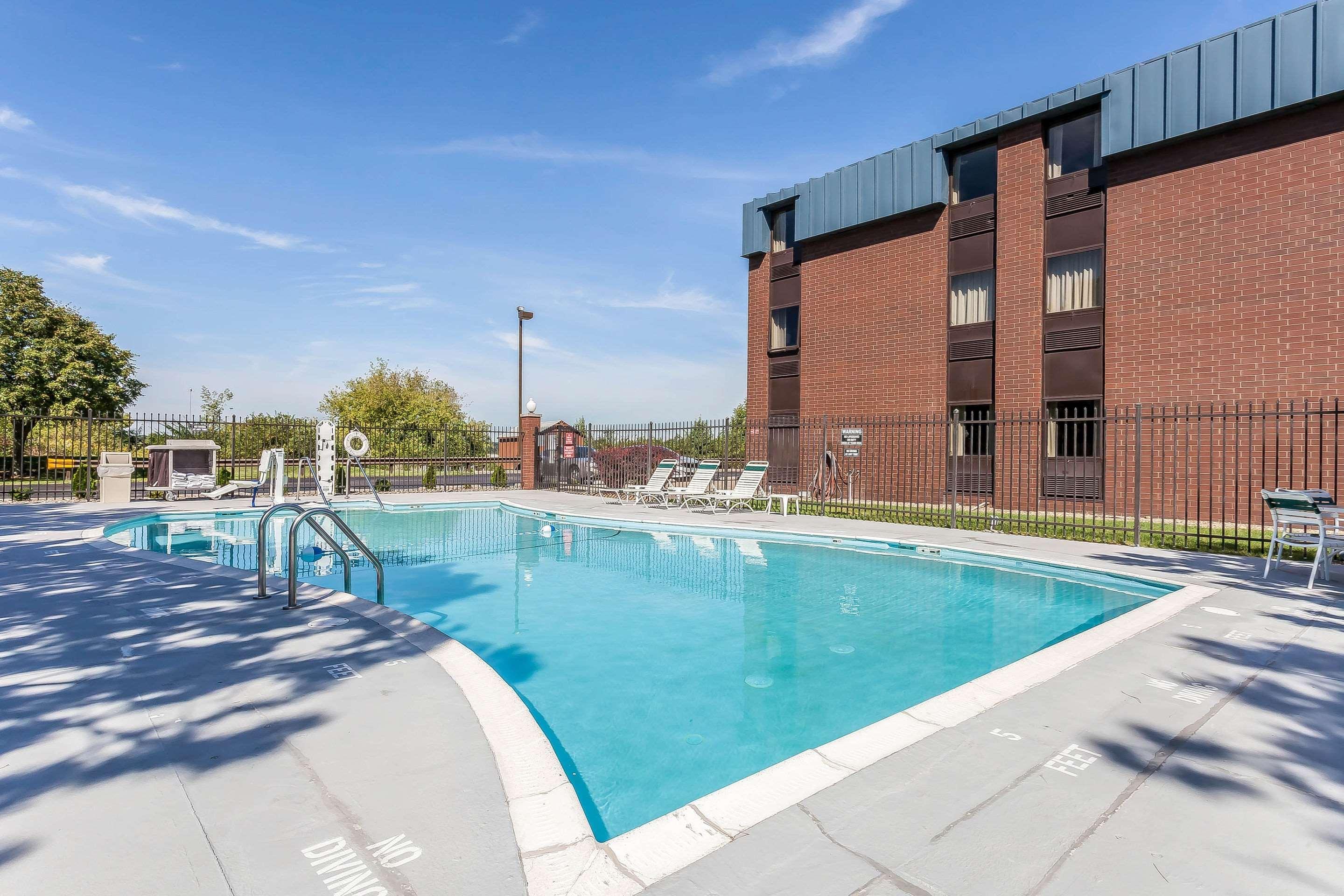 Comfort Inn - Hall Of Fame Canton Exterior foto