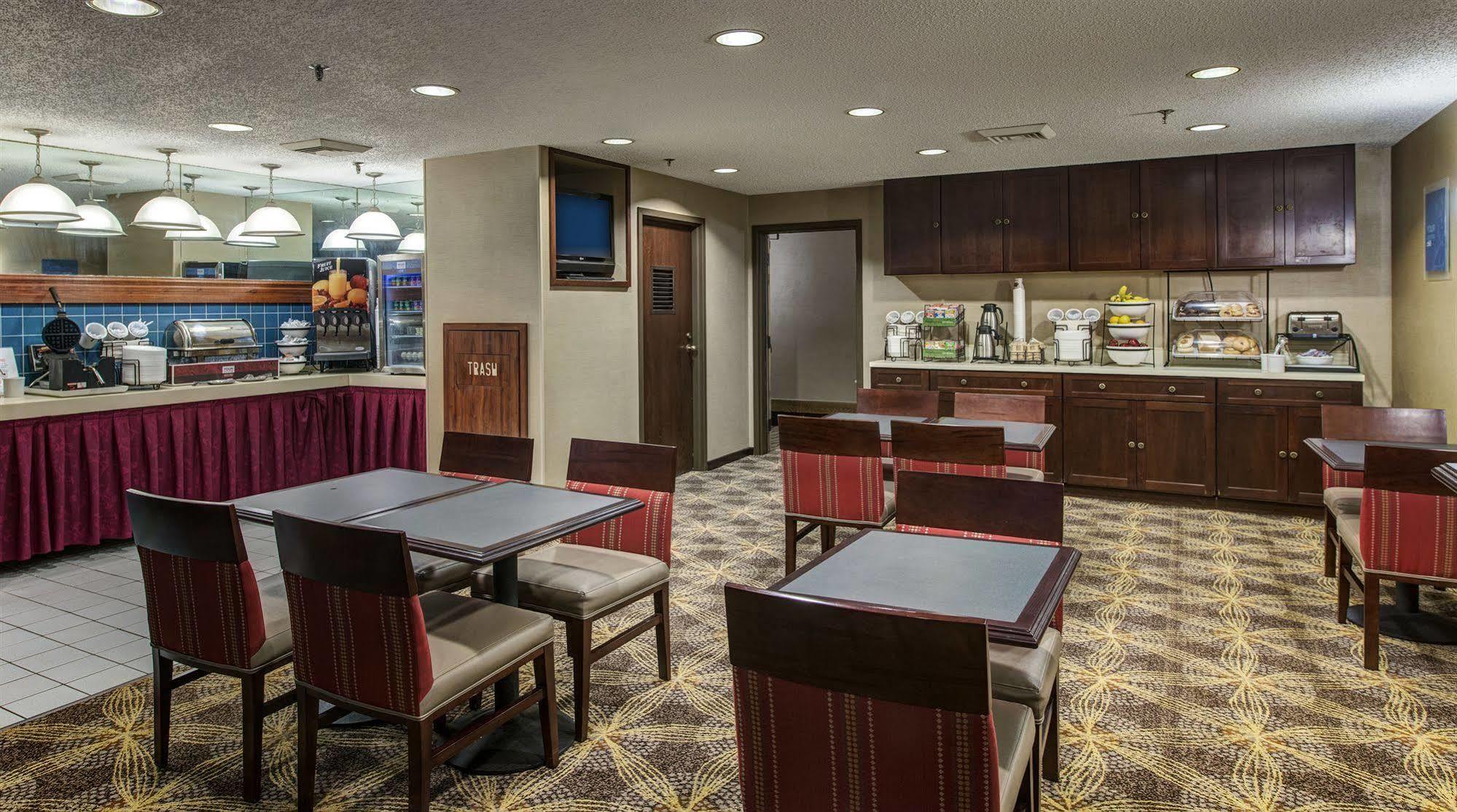 Comfort Inn - Hall Of Fame Canton Exterior foto